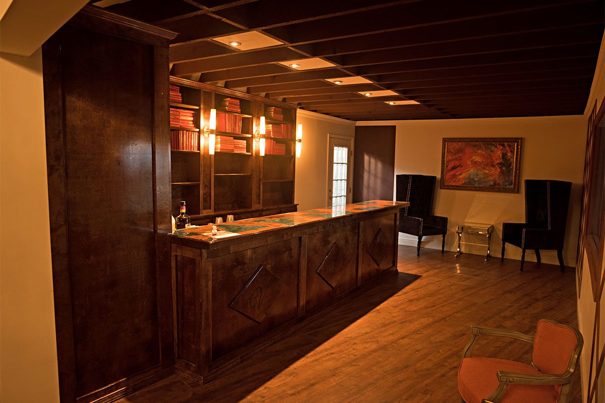 Relaxing Library Bar at The Vista on Seward Hill