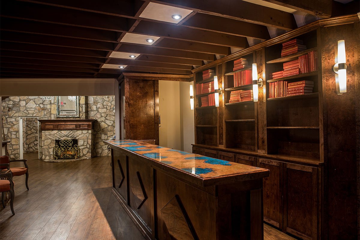 Relaxing Library Bar at The Vista on Seward Hill
