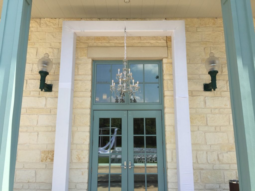 Truss Sleeved Arch - With Chandelier
