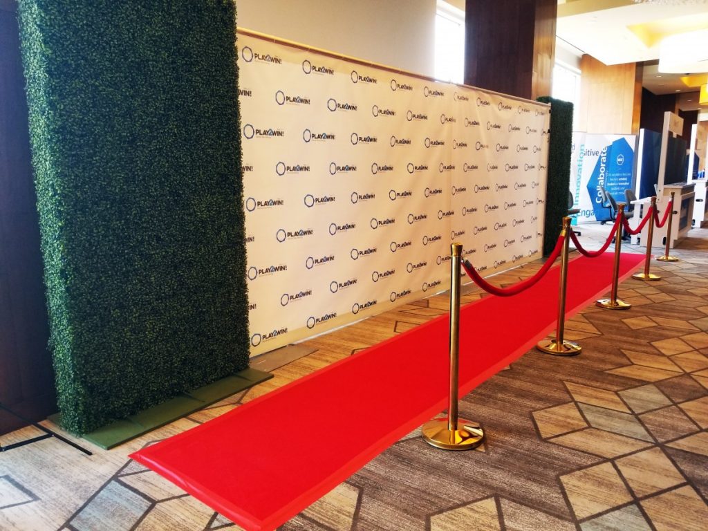 Hedge Walls with Step &amp; Repeat Backdrop