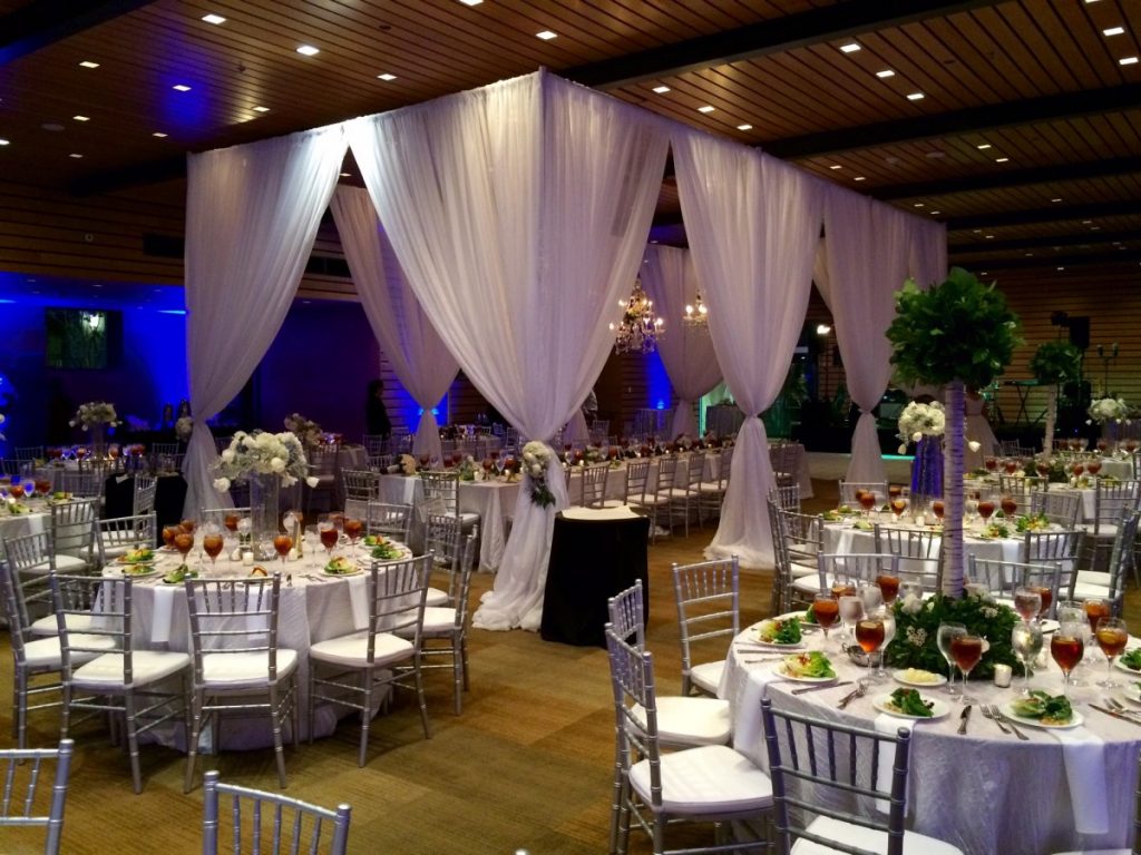 Pipe &amp; Draping around Head Table