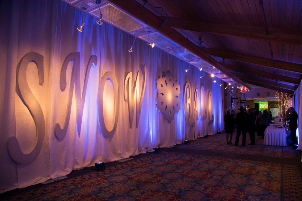 Wall Draping with Pinspotting