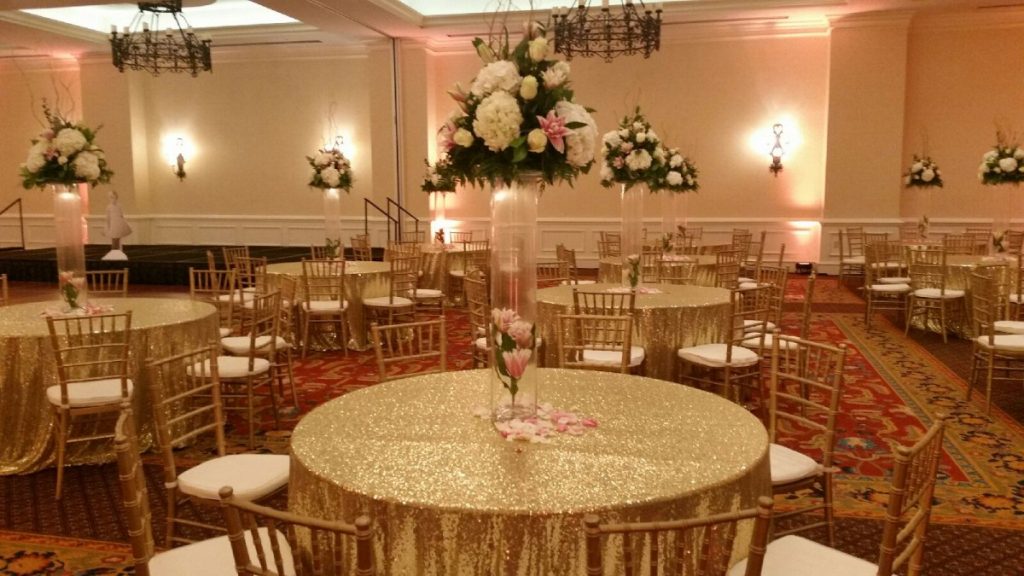 True Gold Glitz Table Linens