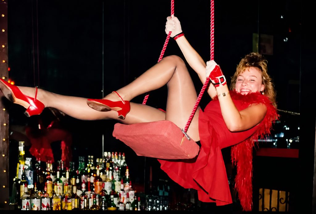 swing-girl-hires